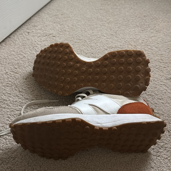 New Balance 327 Sneakers - Picture 7 of 8